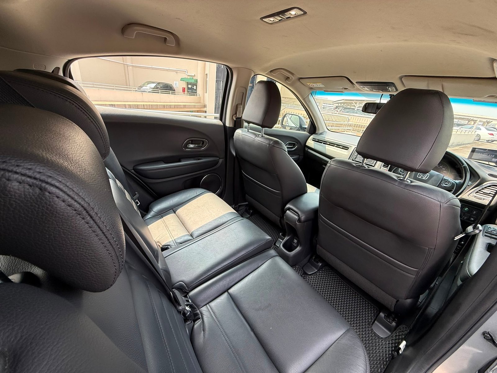 Honda Vezel Hybrid 1.5X photo 8